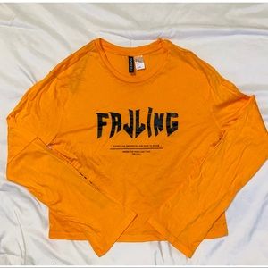 Grunge long sleeve cropped graphic tee